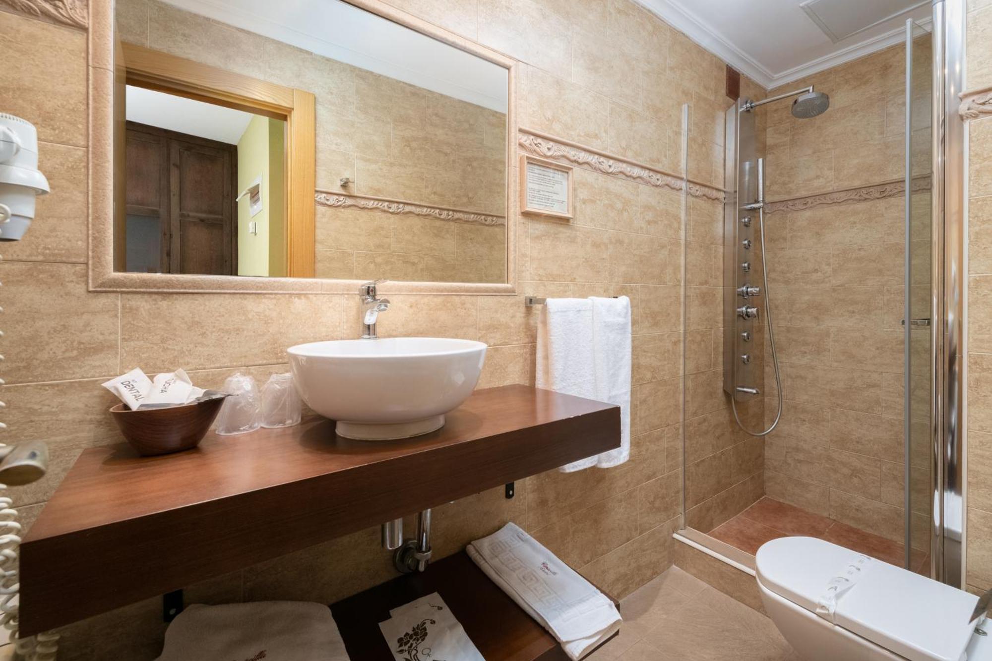 Cimavilla Rooms Gijon Exterior photo